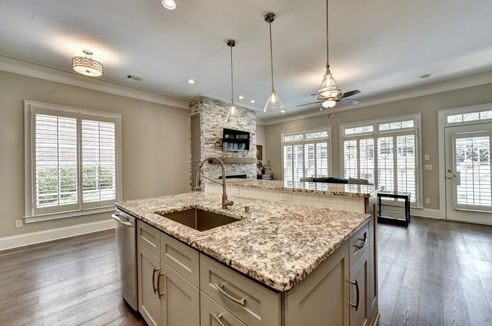 887 Wescott Ln, Atlanta GA  30319-1656 exterior
