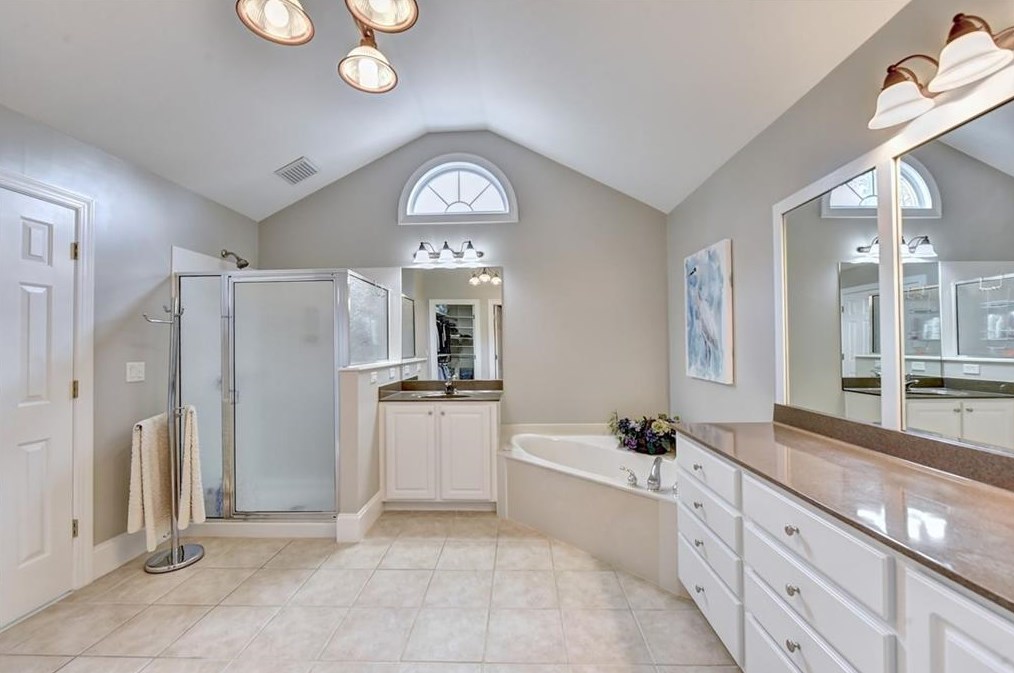 887 Wescott Ln, Atlanta GA  30319-1656 exterior