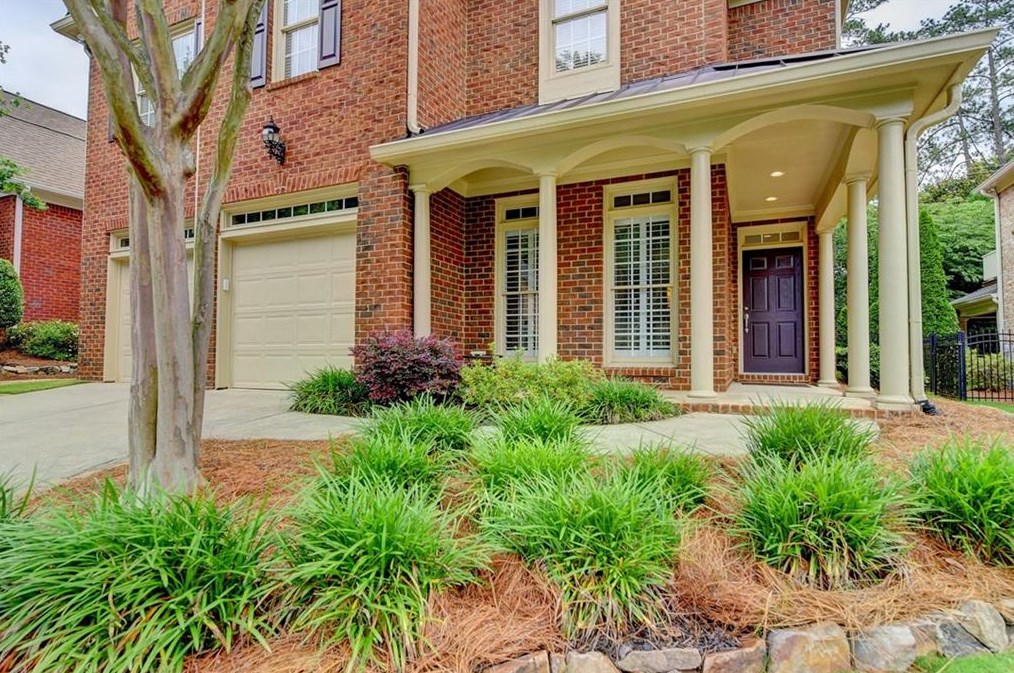 887 Wescott Ln, Atlanta, GA 30319-1656