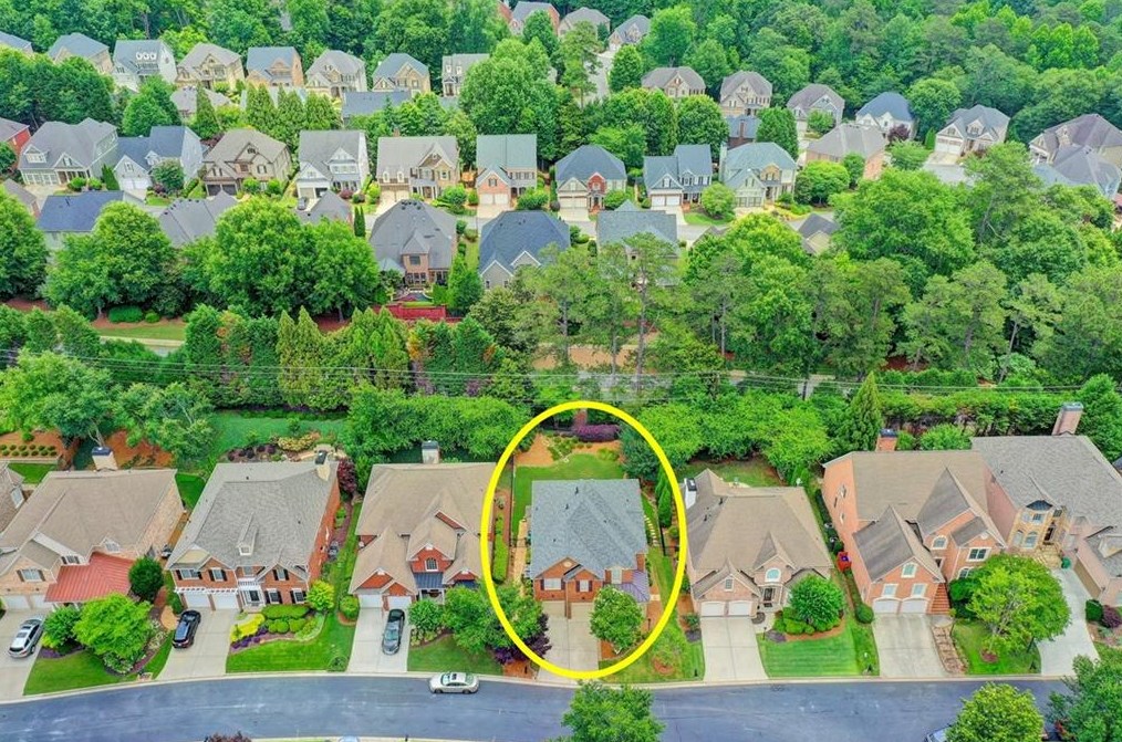 887 Wescott Ln, Atlanta GA  30319-1656 exterior