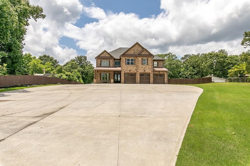 10 N Davis Dr, Stockbridge, GA 30281