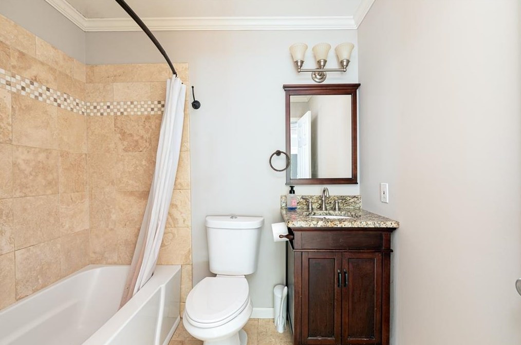 1297 Fenway Cir, Decatur GA  30030-4519 exterior