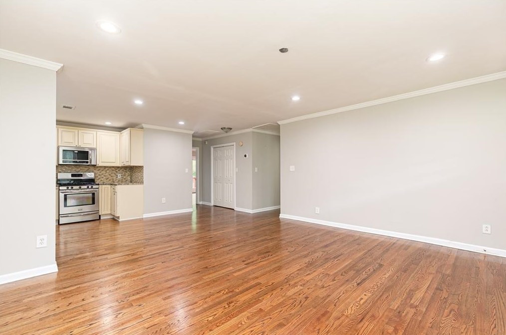 1297 Fenway Cir, Decatur GA  30030-4519 exterior