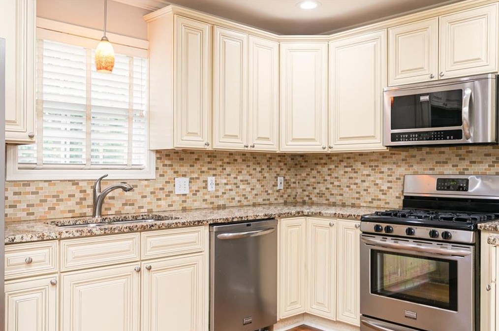 1297 Fenway Cir, Decatur GA  30030-4519 exterior