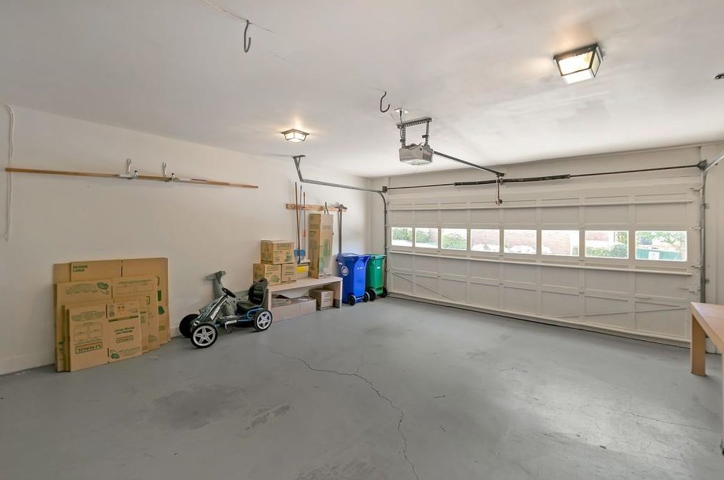 1817 Bedfordshire Dr, Decatur GA  30033-1405 exterior