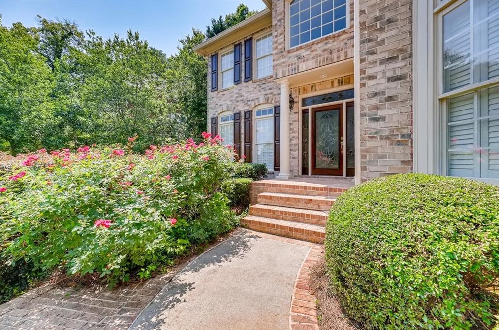 657 Vinings Estates Dr Se, Mableton, GA 30126