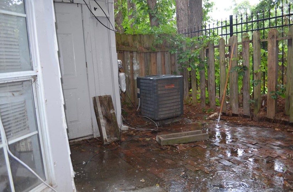 3810 London Dr, Decatur GA  30032-2374 exterior