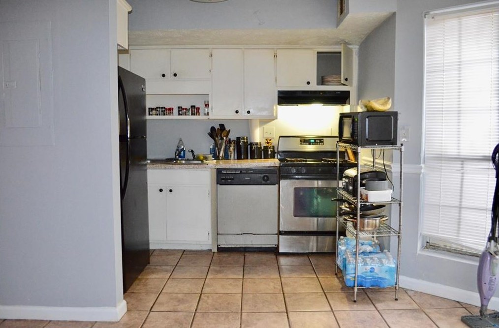 3810 London Dr, Decatur GA  30032-2374 exterior