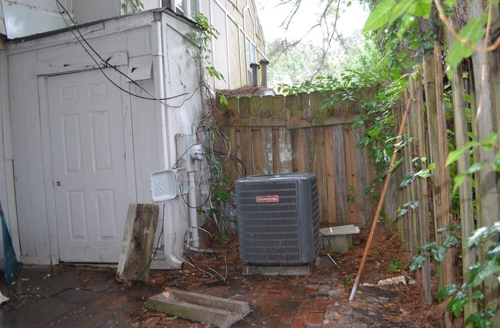 3810 London Dr, Decatur GA  30032-2374 exterior