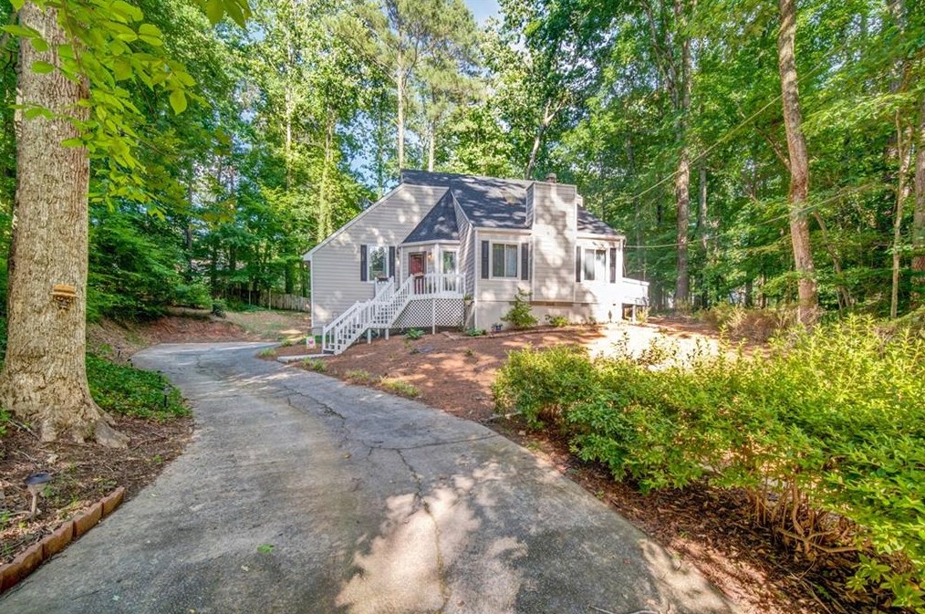 4220 Springdale Ct, Roswell, GA 30075-1940