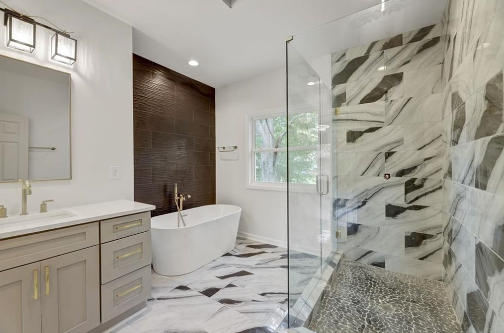 1971 Capri Dr, Decatur GA  30032-5209 exterior