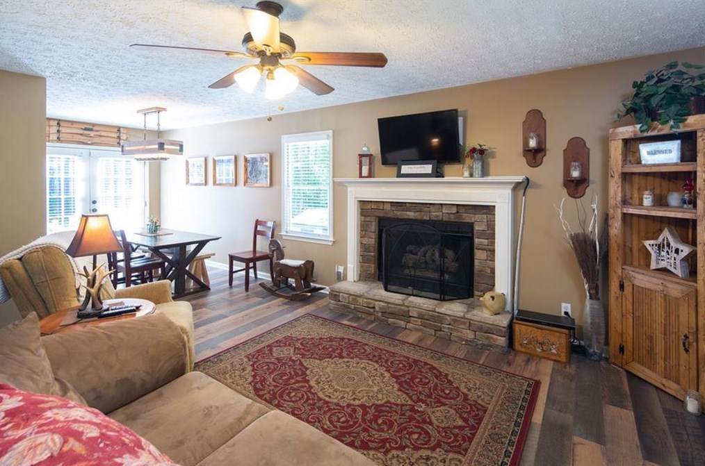 229 Hawkins Farm Cir, Ball Ground, GA 30107