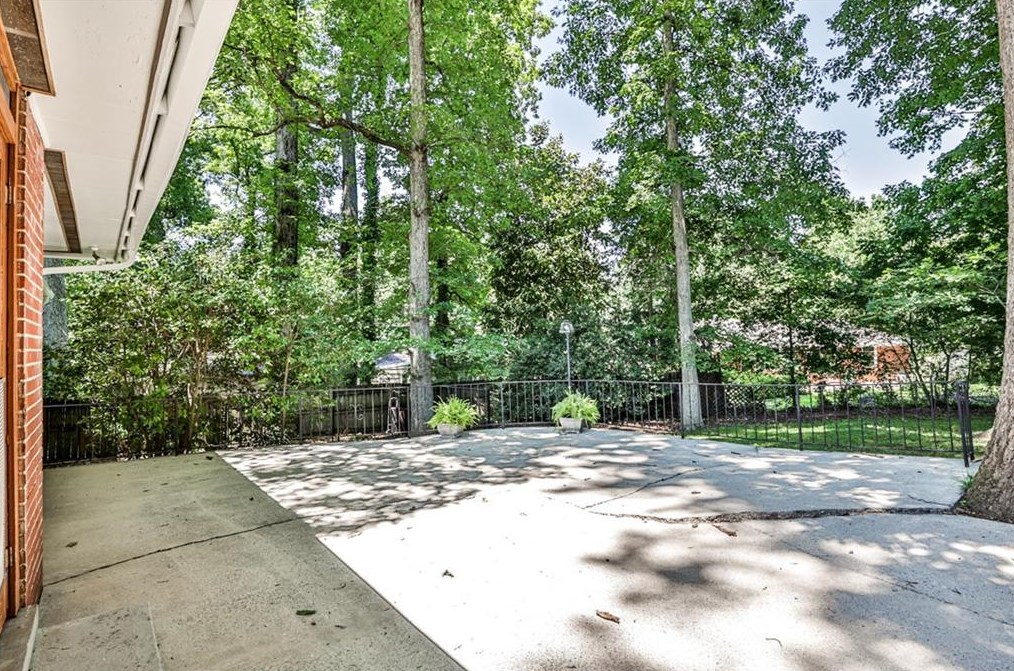 617 Webster Dr, Decatur GA  30033-5434 exterior