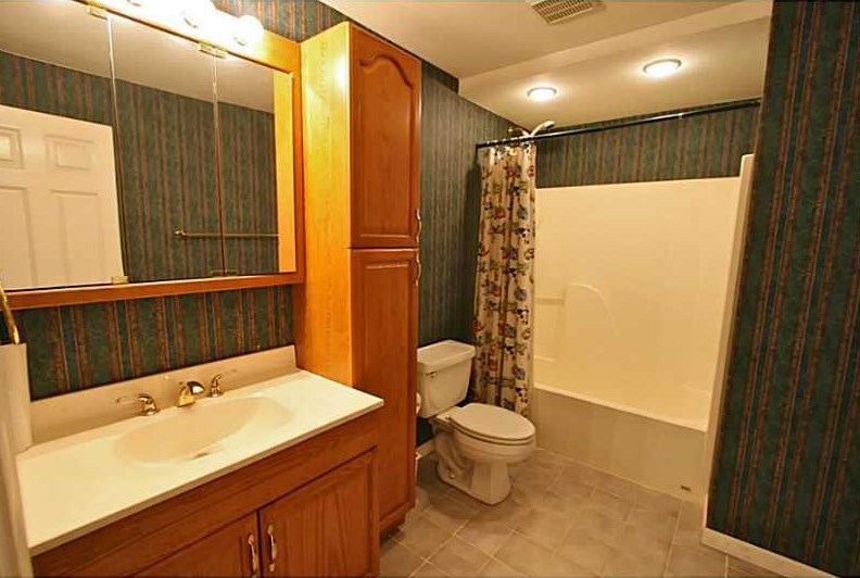 6685 Maid Marion Close, Alpharetta GA  30005-6412 exterior