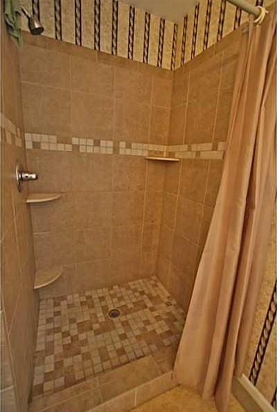 6685 Maid Marion Close, Alpharetta GA  30005-6412 exterior