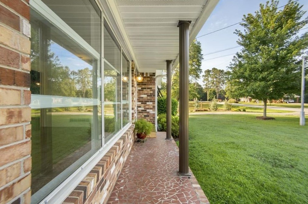 5727 Shadburn Ferry Rd, Buford, GA 30518