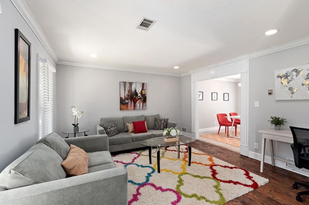 440 Barrington Dr W, Roswell, GA 30076