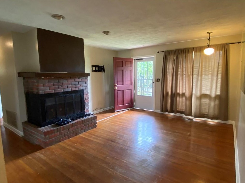 2085 Beverly Rd, Gainesville, GA 30501
