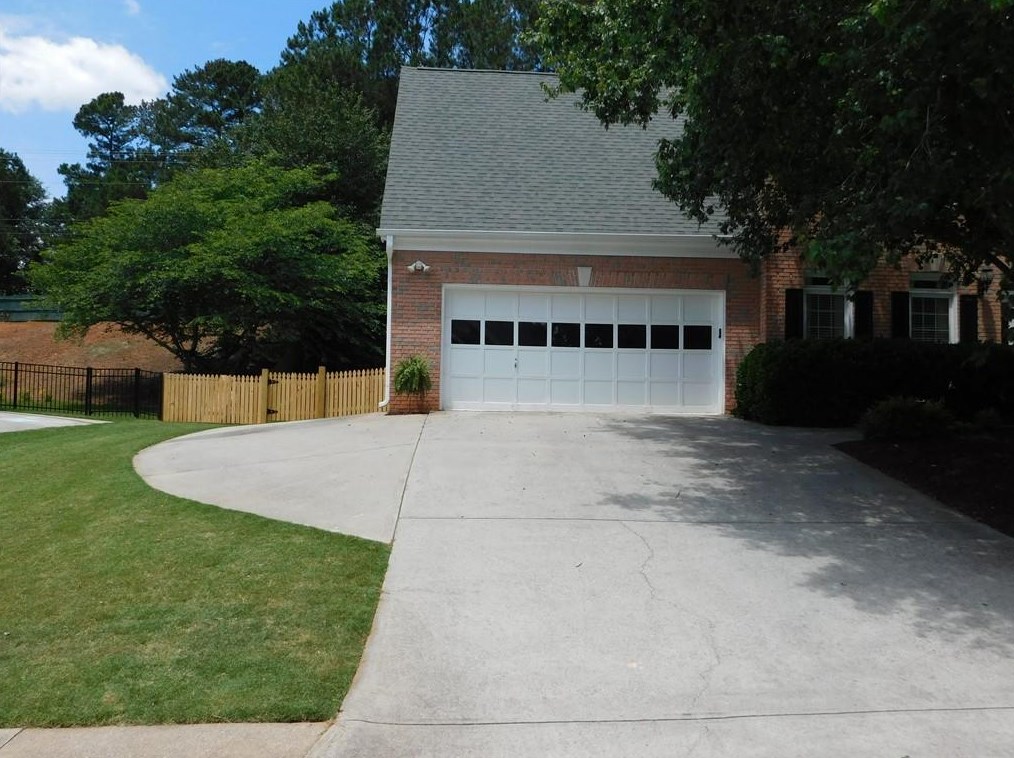 2170 Laurel Lake Dr, Suwanee, GA 30024