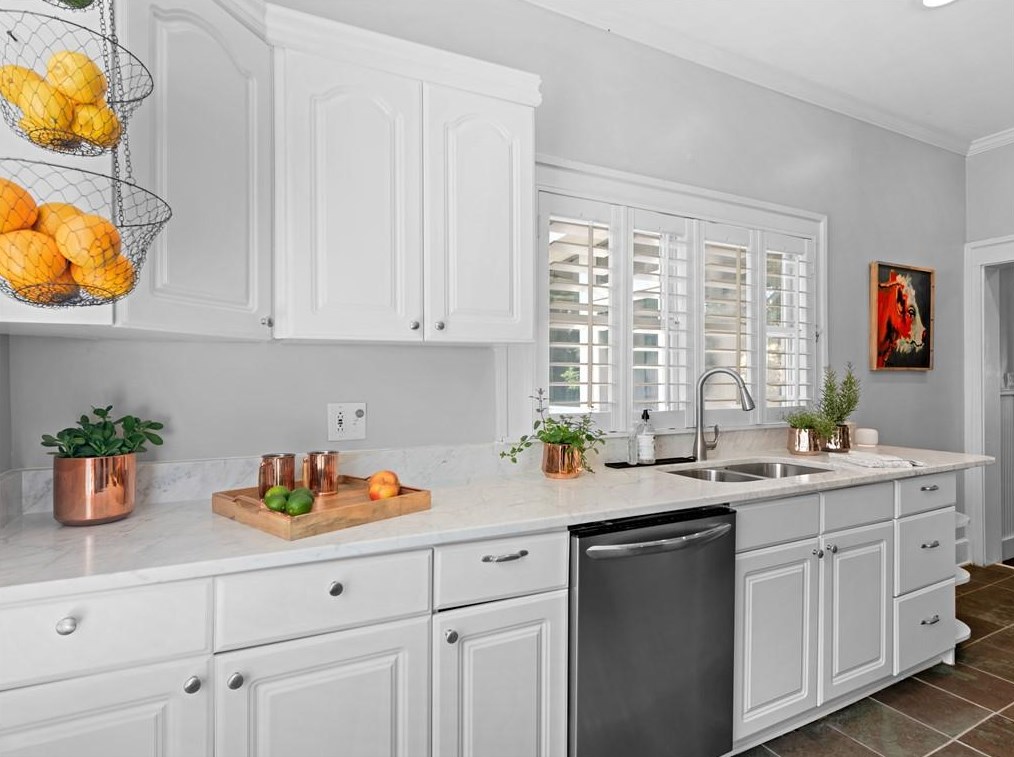 504 Pharr Rd, Decatur GA  30030-4840 exterior