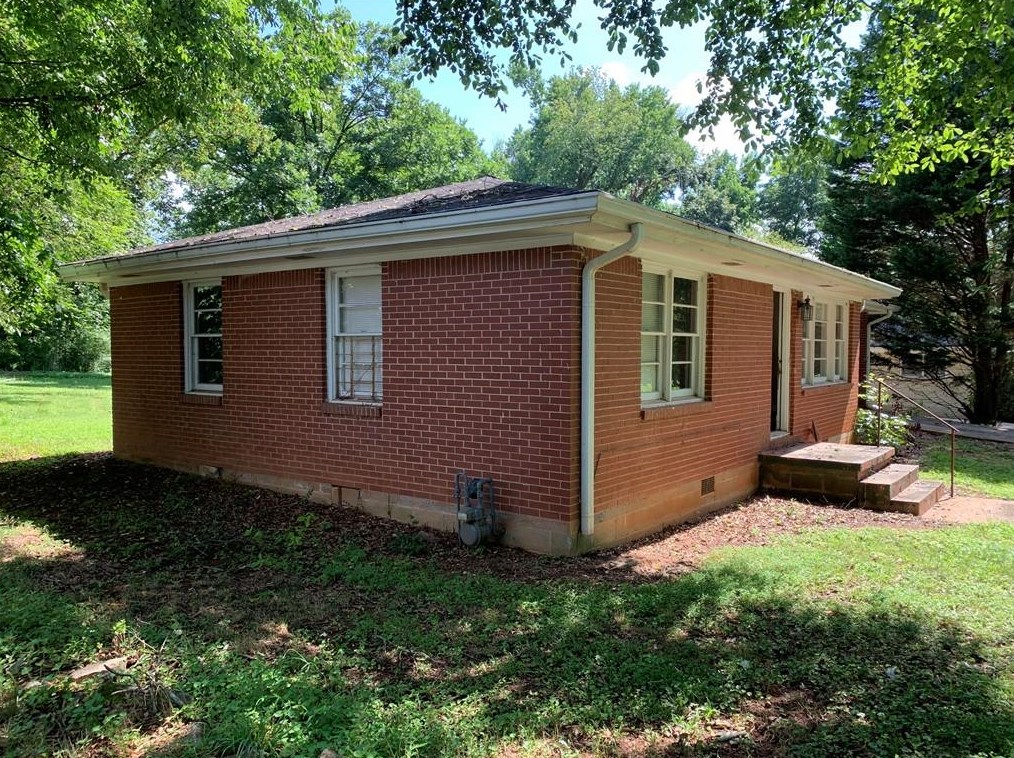 4258 Maplewood Dr, Decatur GA  30035-2347 exterior