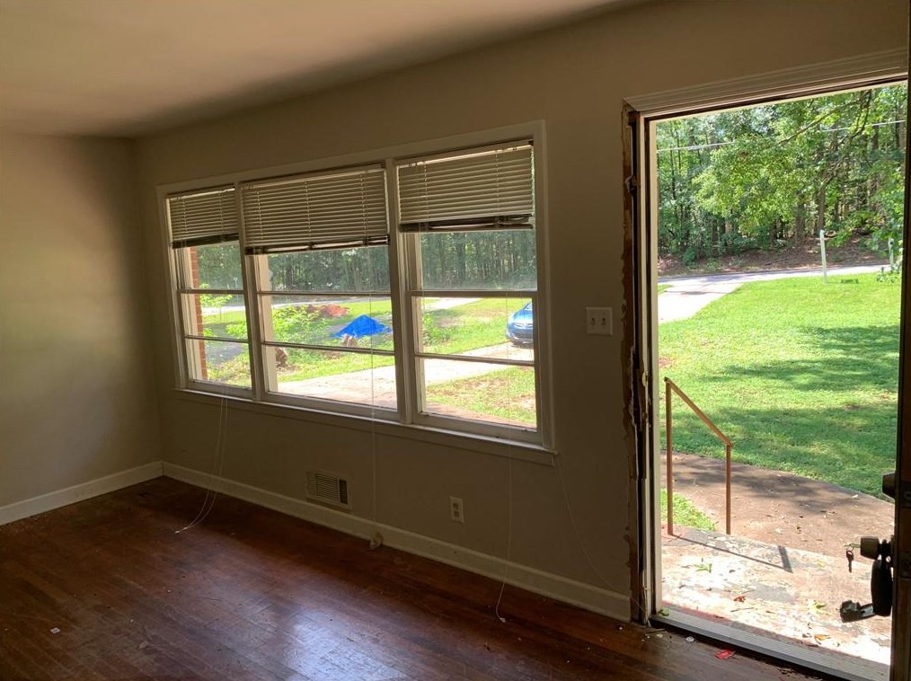 4258 Maplewood Dr, Decatur GA  30035-2347 exterior