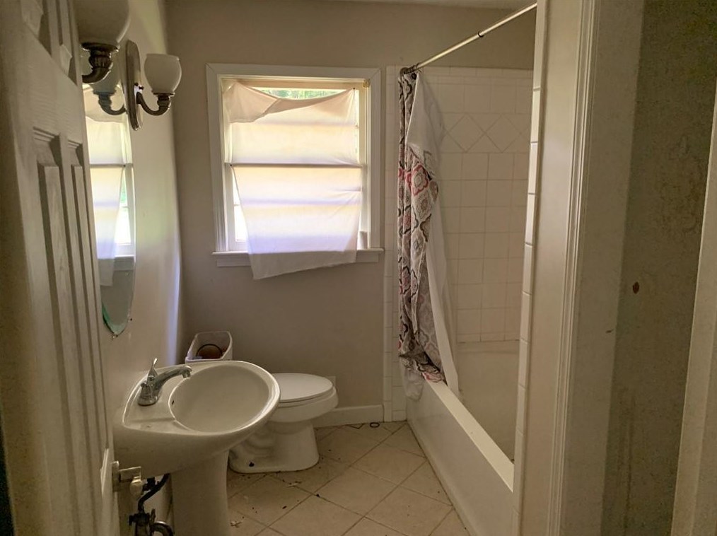 4258 Maplewood Dr, Decatur GA  30035-2347 exterior