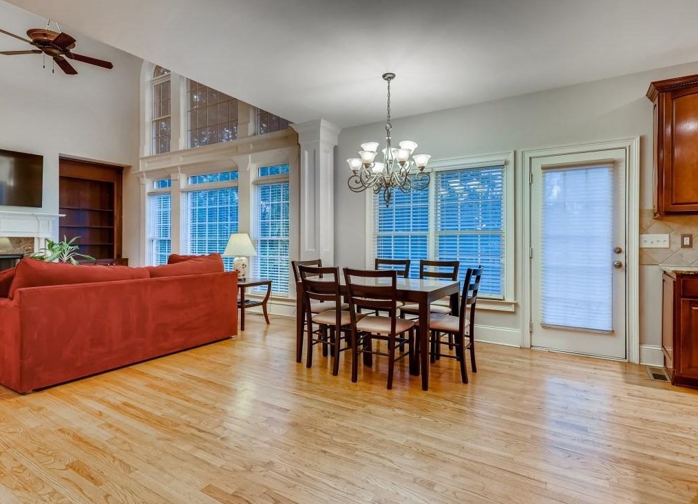 449 Wynns Way, Atlanta GA  30331-7473 exterior