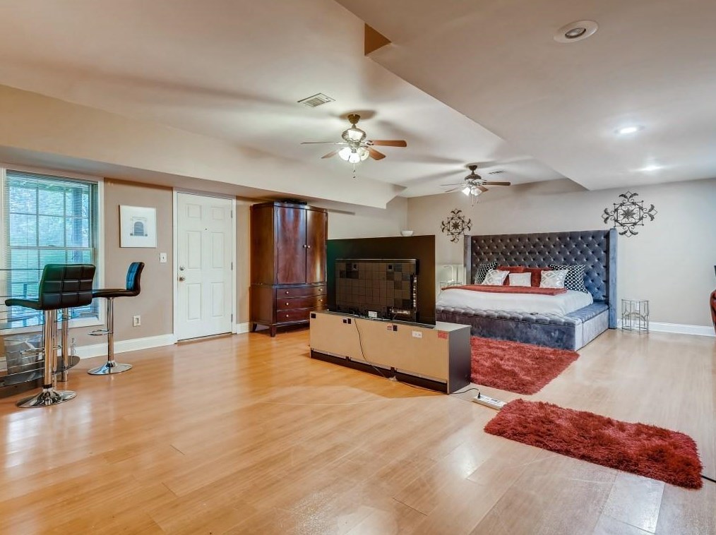 449 Wynns Way, Atlanta GA  30331-7473 exterior