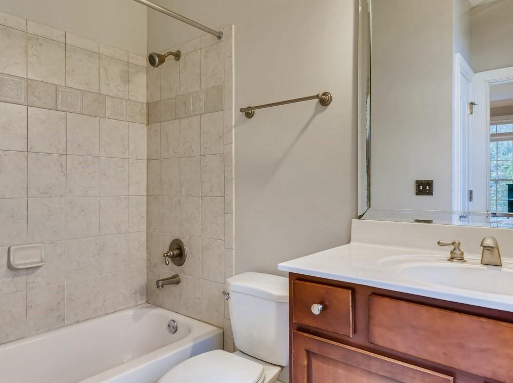 449 Wynns Way, Atlanta GA  30331-7473 exterior