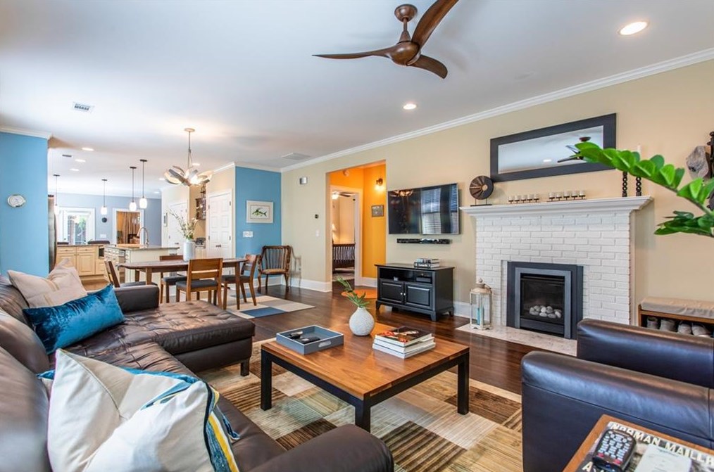 312 Spring St, Decatur GA  30030-4960 exterior