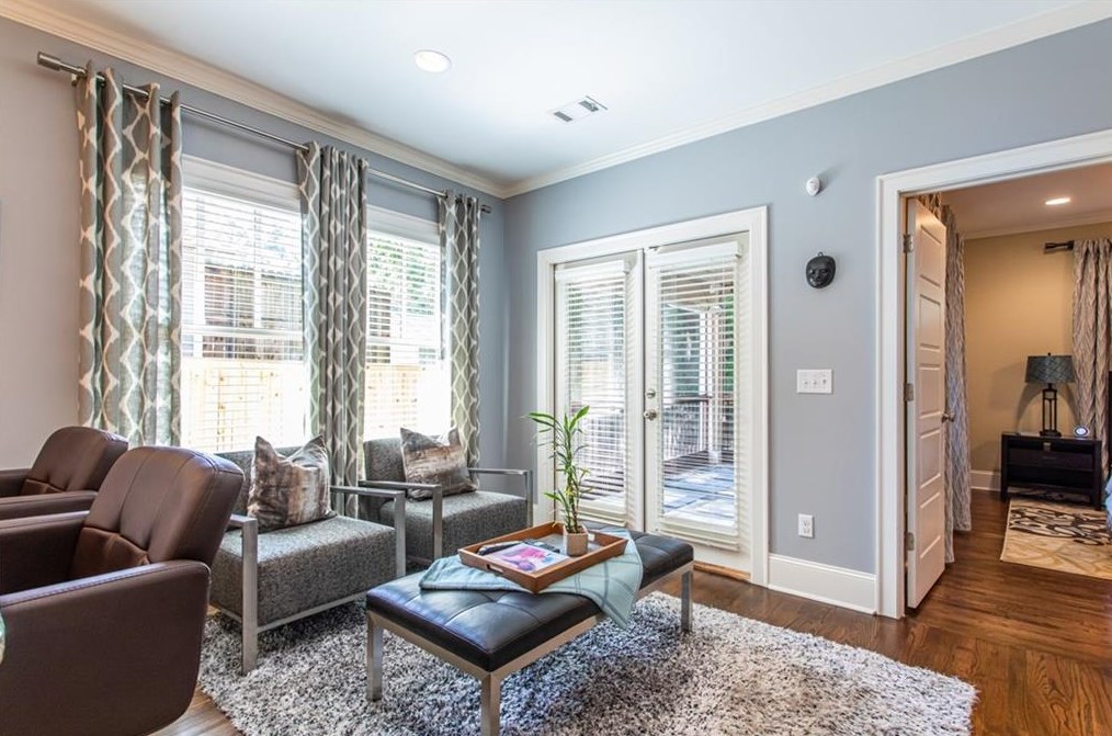 312 Spring St, Decatur GA  30030-4960 exterior