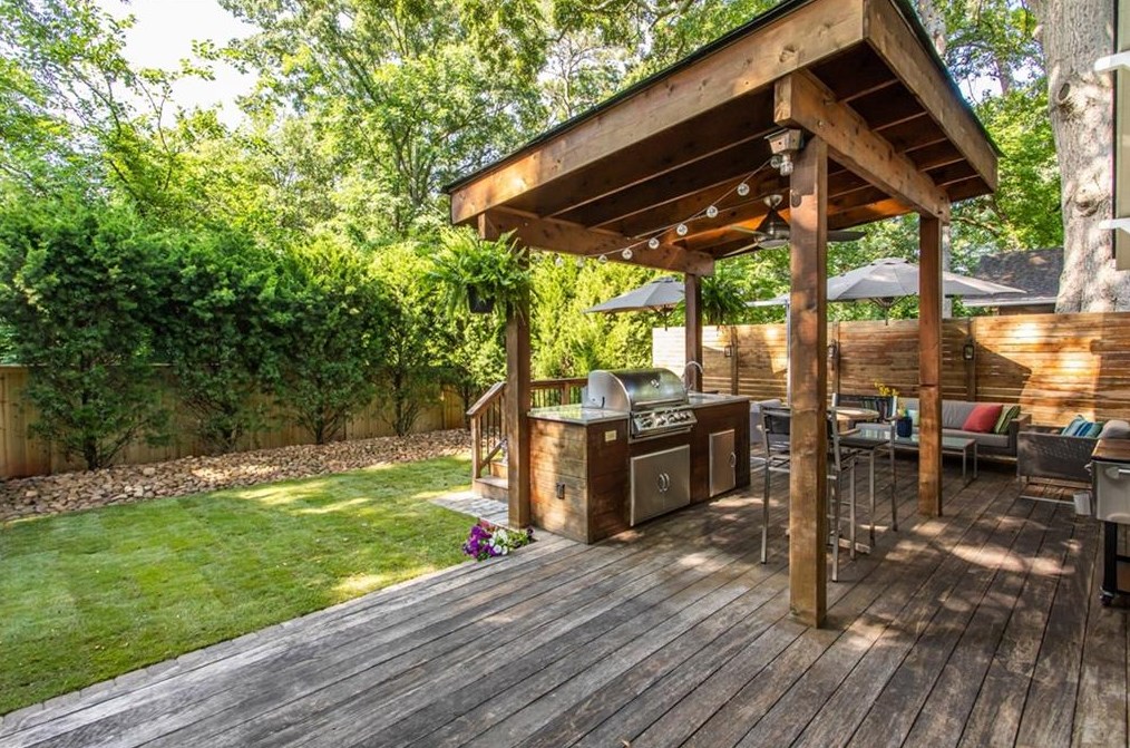 312 Spring St, Decatur GA  30030-4960 exterior