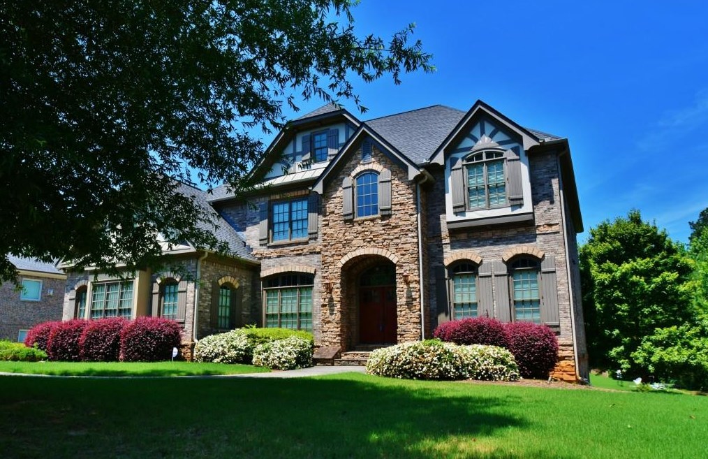 271 Village Green Ct, Lilburn, GA 30047