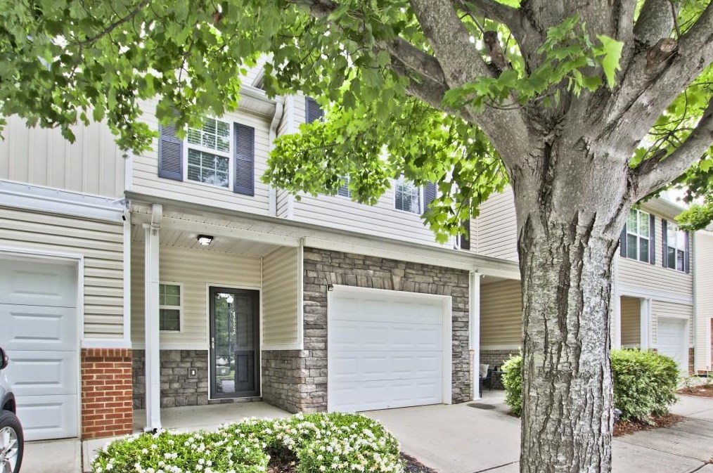 4622 Beacon Ridge Ln, Flowery Branch, GA 30542