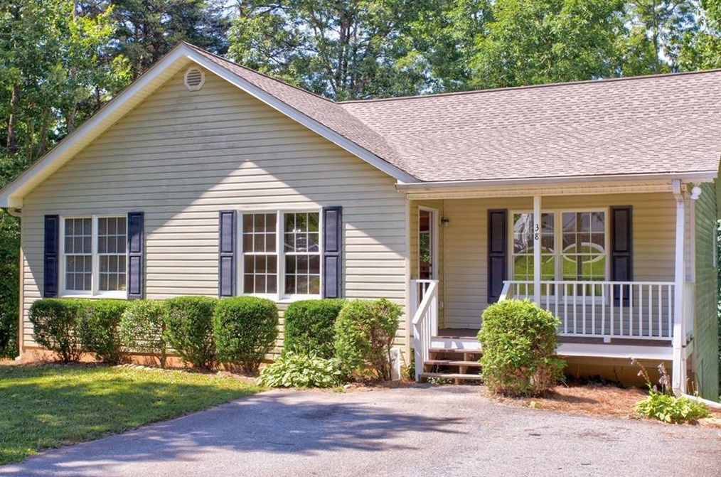 38 Blue Ridge Overlook Dr, Dahlonega, GA 30533