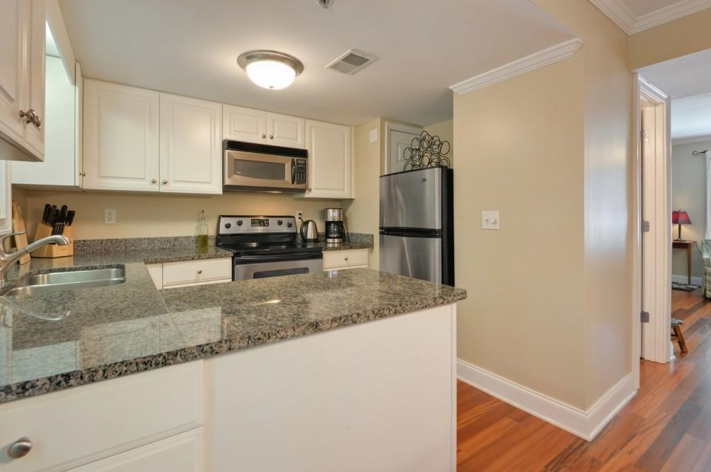 21 Villa Ct, Smyrna GA  30080-4570 exterior