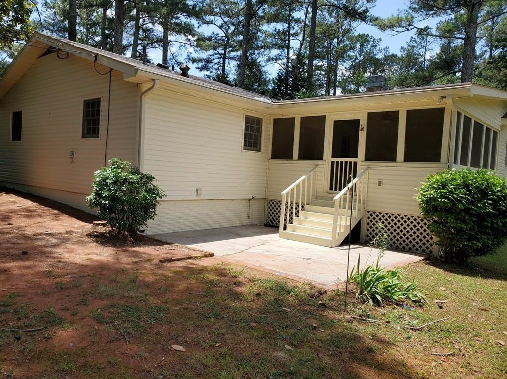 2437 Jade Dr, Lawrenceville, GA 30044-5807