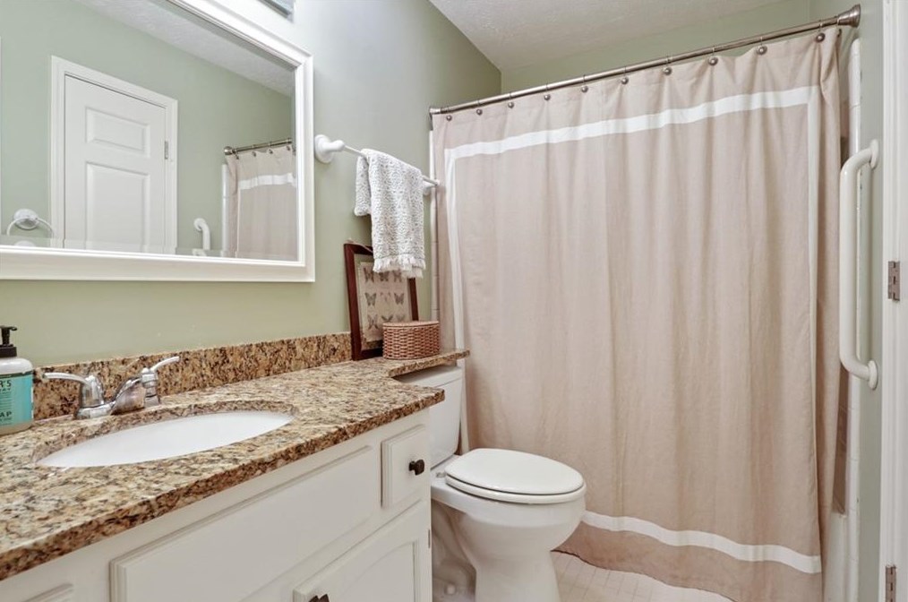 1354 Weatherstone Way, Atlanta GA  30324-4645 exterior