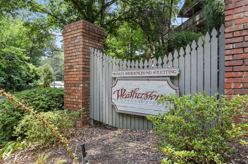 1354 Weatherstone Way, Atlanta GA  30324-4645 exterior