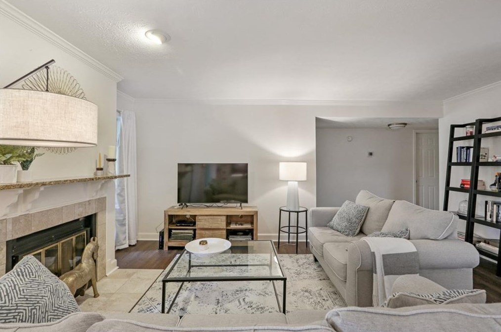 1354 Weatherstone Way, Atlanta GA  30324-4645 exterior