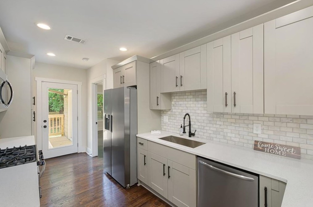 1860 Camellia Dr, Decatur GA  30032-5202 exterior