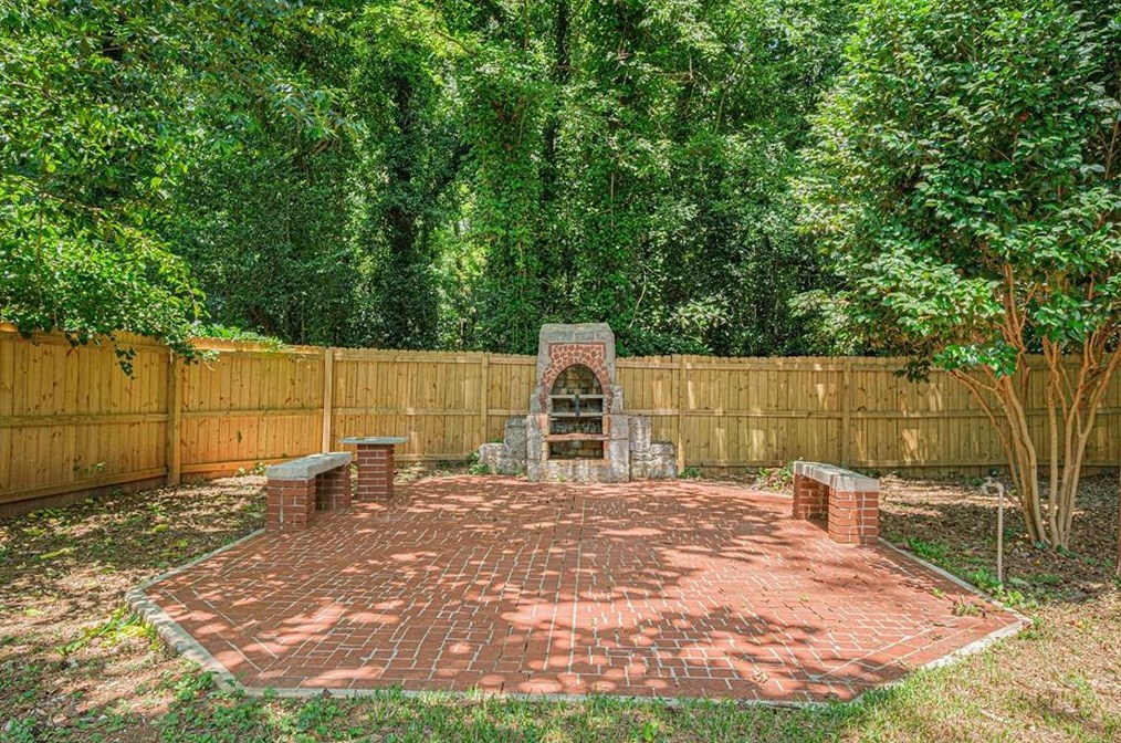 1860 Camellia Dr, Decatur GA  30032-5202 exterior