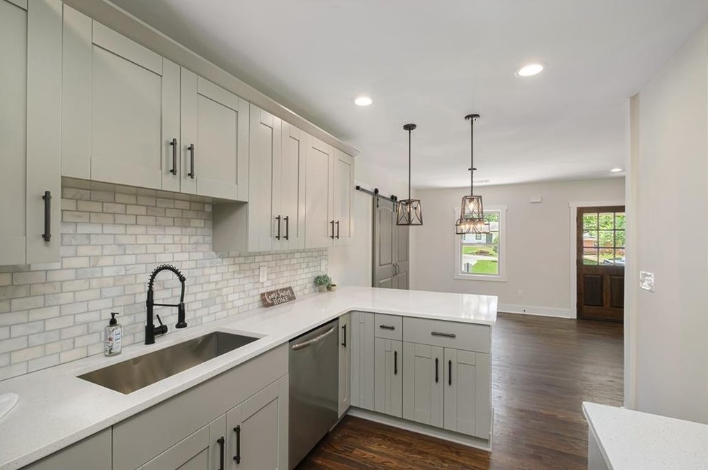 1860 Camellia Dr, Decatur GA  30032-5202 exterior