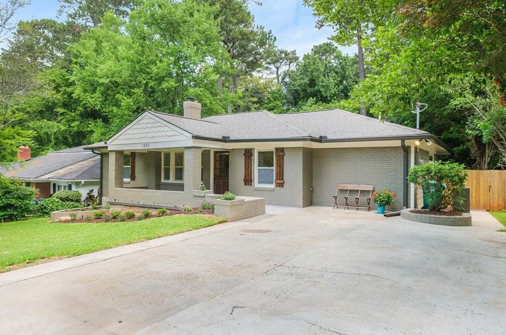 1860 Camellia Dr, Decatur GA  30032-5202 exterior