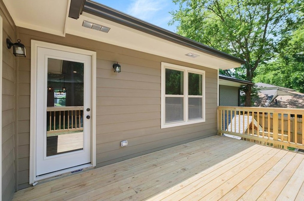 1860 Camellia Dr, Decatur GA  30032-5202 exterior