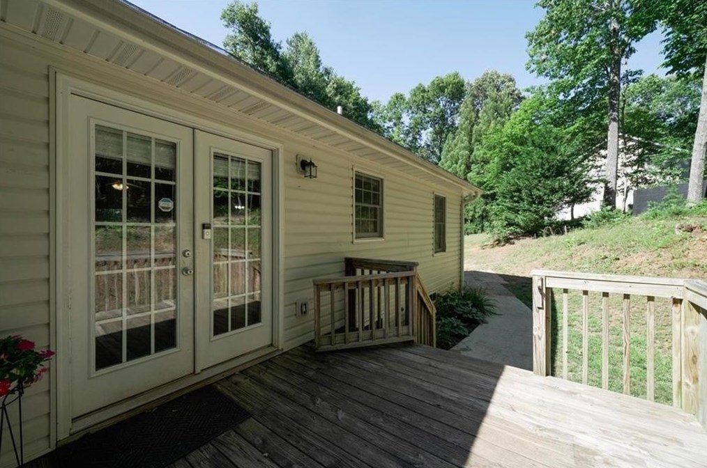 225 River Flow Dr, Dahlonega, GA 30533