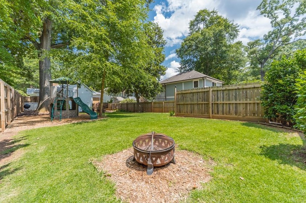 501 Candler St, Decatur GA  30030-3751 exterior