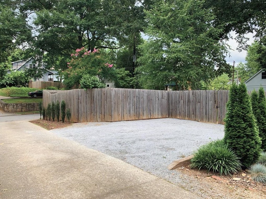 501 Candler St, Decatur GA  30030-3751 exterior