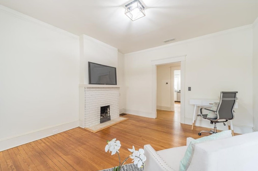 501 Candler St, Decatur GA  30030-3751 exterior